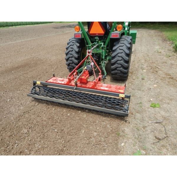 Tractor 16PK met frees en rotoreg
